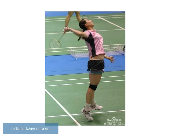 哈兰德进球后空翻动作引发热议，状态持续回暖引人关注