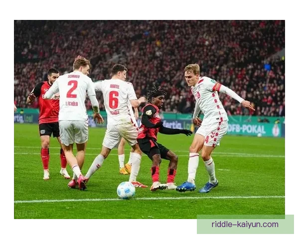 纽伦堡中场组织表现稳定，助力球队在新赛季开局良好。